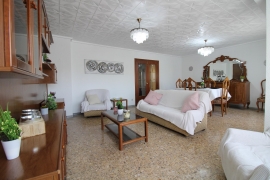 ¡ ESPECTACULAR VIVIENDA JUNTO AMBULATORIO SAN FERMÍN, 140 M2, VISTAS DESPEJADAS !