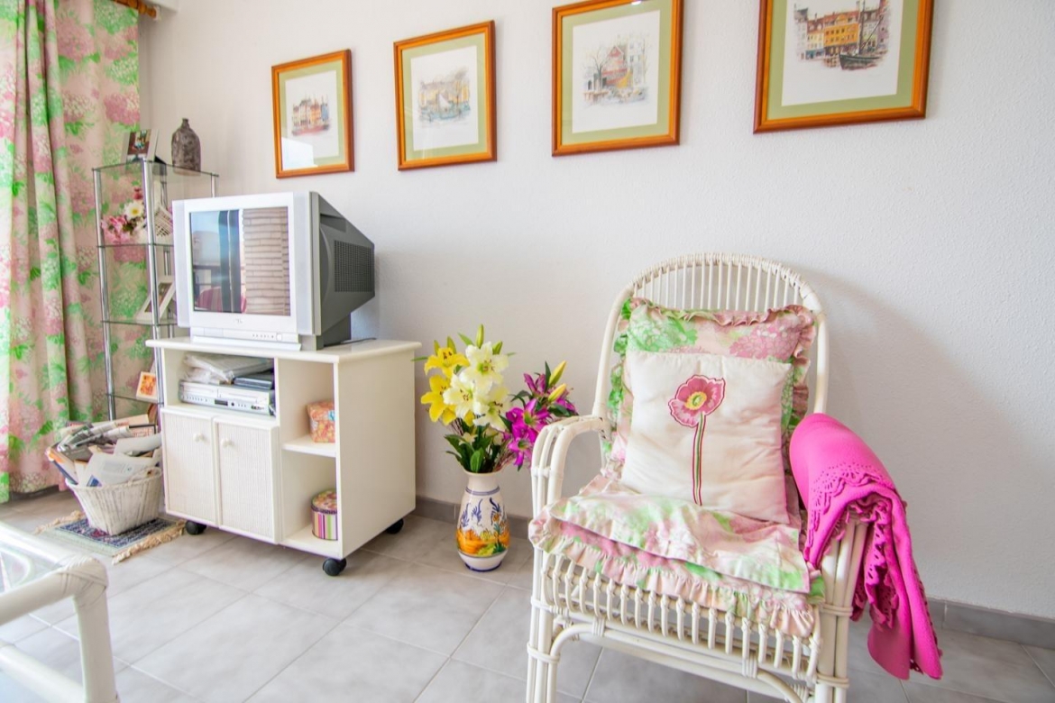 Apartamento en el puerto de Santa Pola, de dos habitaciones y un baño, rodeada de todos los servicio