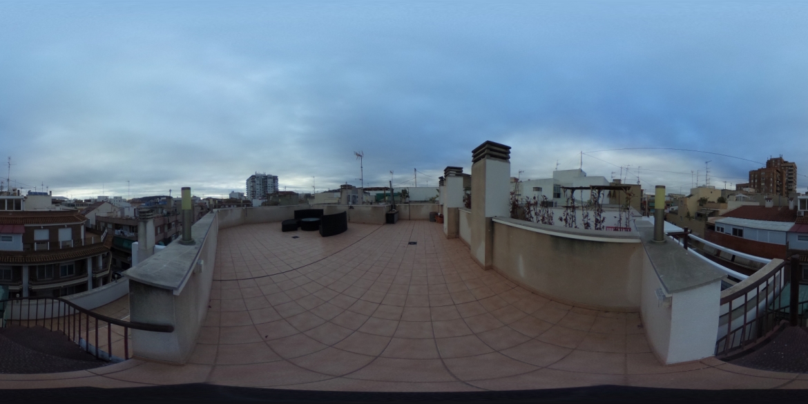 Atico en Alicante con plaza de Garaje de acceso directo y una esplendida terraza Unica!!