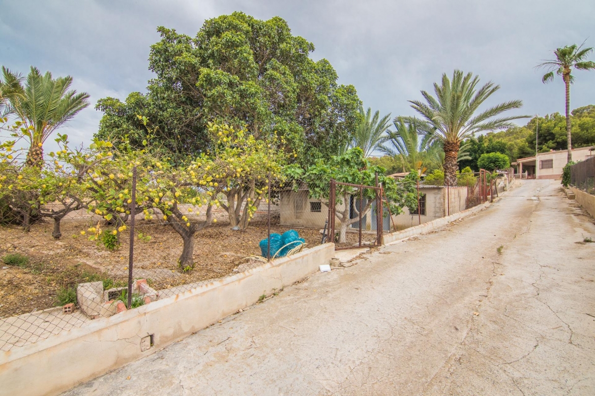 ¡CHALET A LA VENTA EN LA ZONA DE CARRÚS ITV!