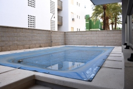 Espectacular piso con terraza, vistas al mar, piscina y 2 plazas de garaje en la zona de Santiago Be