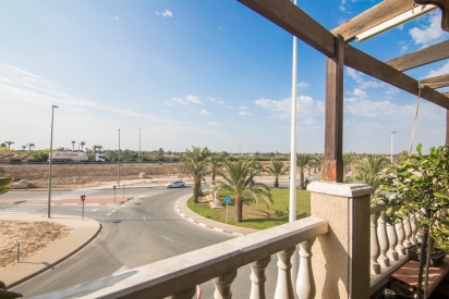 Estupenda vivienda con una gran terraza en la zona del Estadio Manuel Martínez Valero