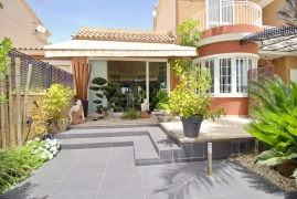 Paradisiaco Chalet en urbanizacion, suelo urbano en Elche!