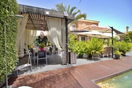 Paradisiaco Chalet en urbanizacion, suelo urbano en Elche!