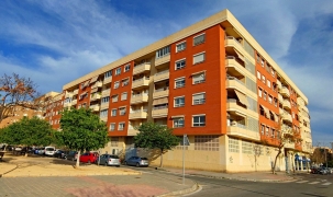 Piso con parking, piscina y vistas al parque