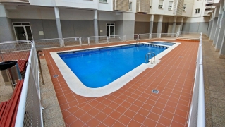 Piso con parking, piscina y vistas al parque