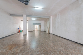 VIVIENDA CON LOCAL COMERCIAL y VADO